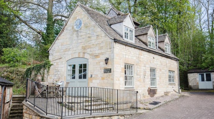 Photograph of Queens Cottage