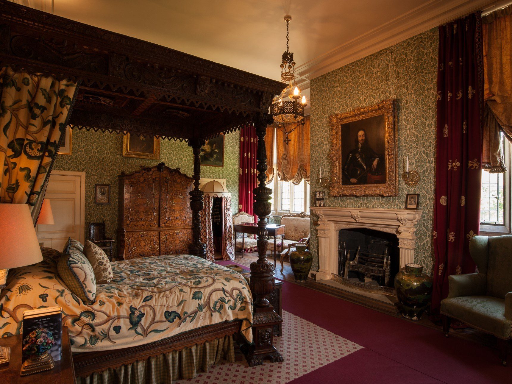 The Chandos Bedroom showing the bed rumoured to have been slept in by Charles I