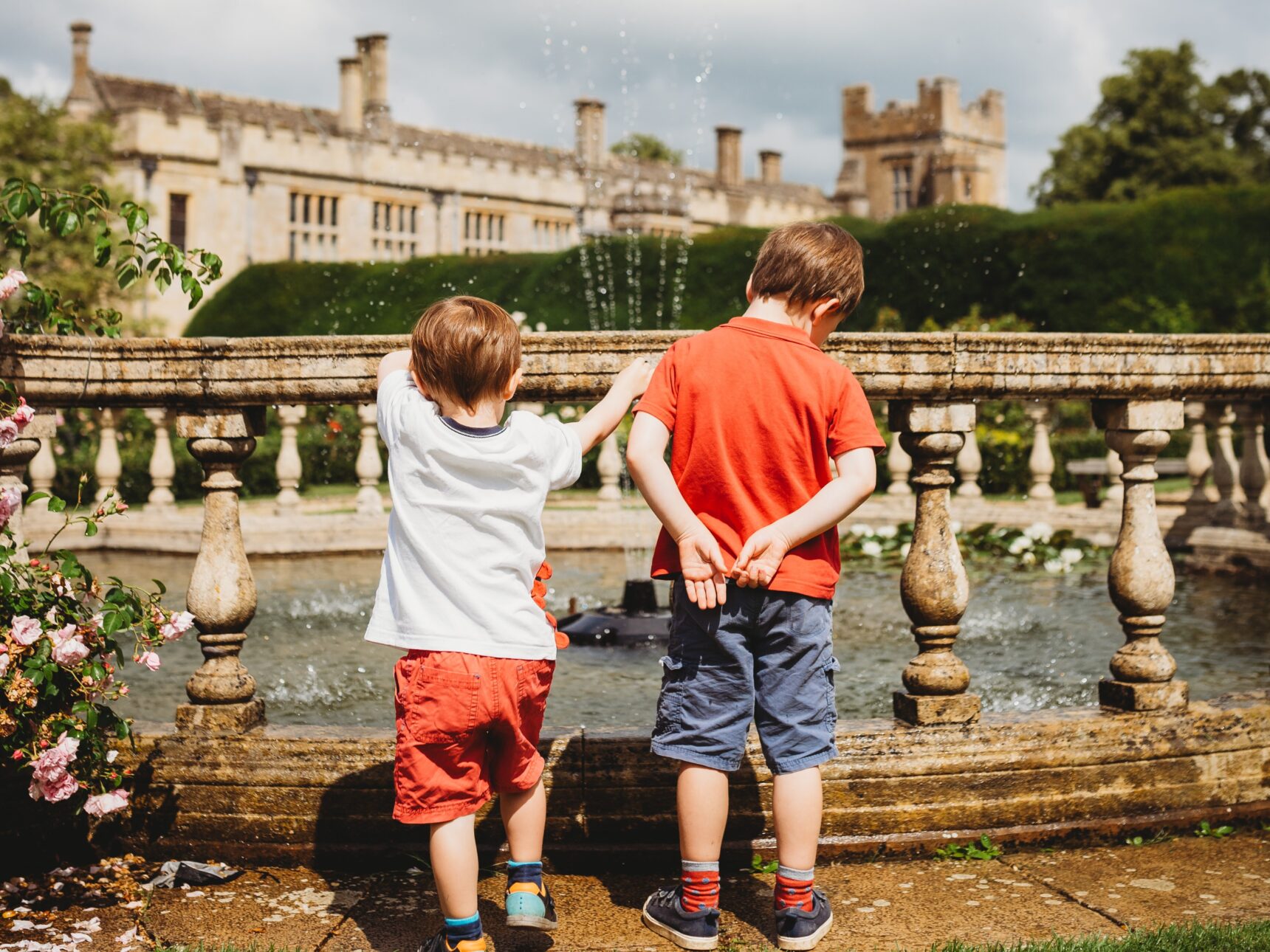 Children at fountain